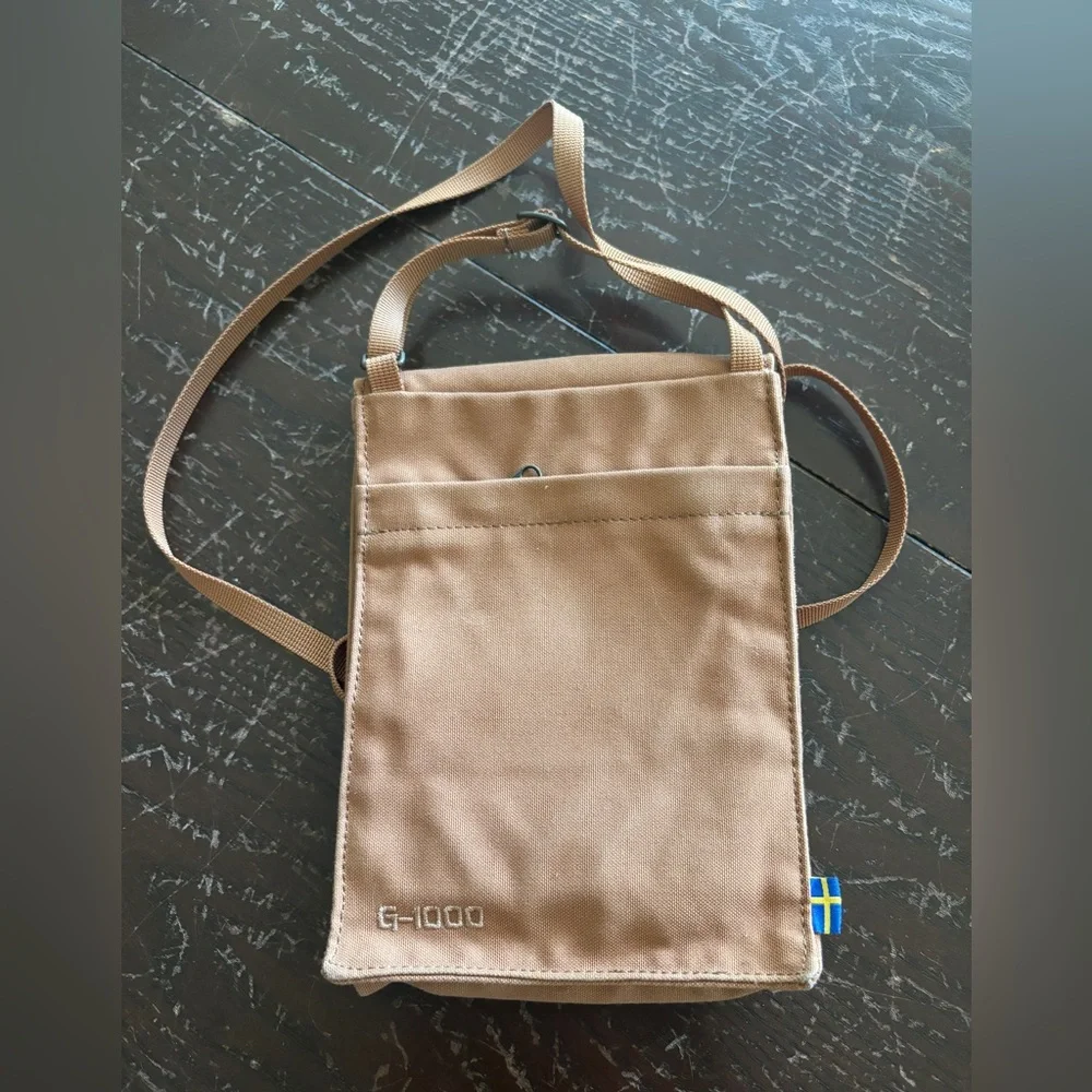 Fjallraven Pocket Bag - Brown / Tan / Khaki Dust - Picture 2 of 6